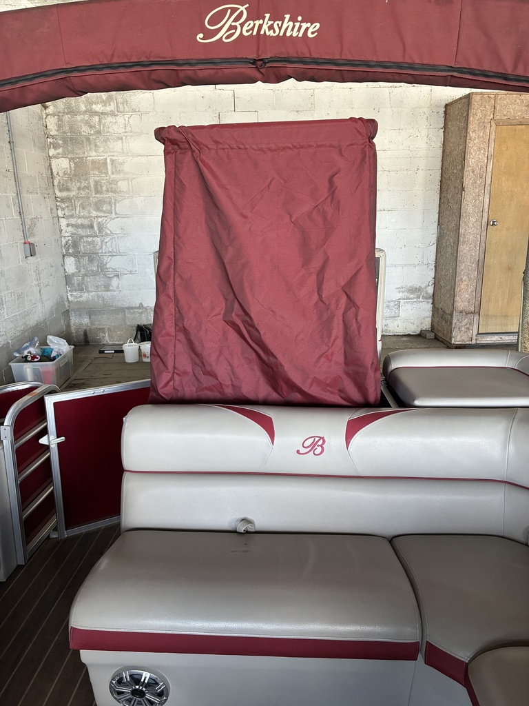 Ponton Berkshire 230 CL STS 2016
