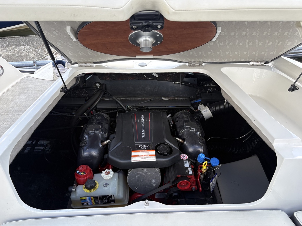 215LR Stingray 2020 Volvo 4.3L 240