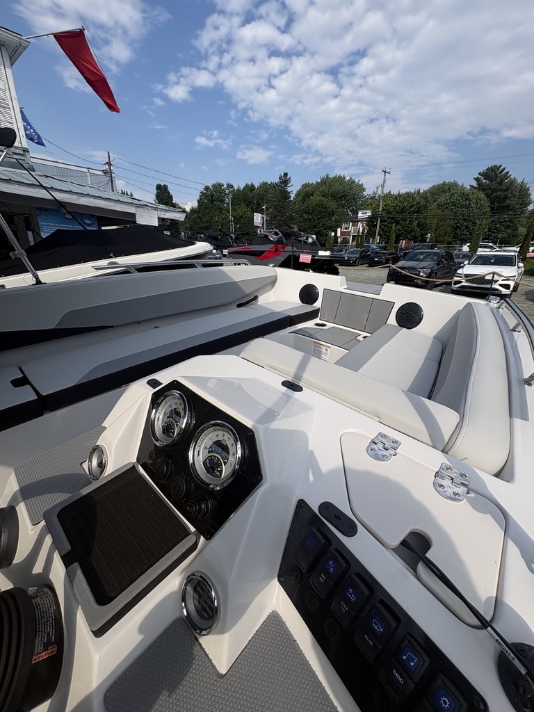 Starcraft SVX 18 OB 2026 Suzuki 140HP