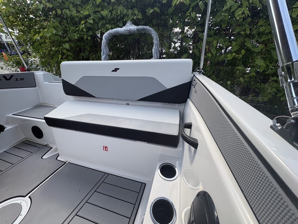 Starcraft SVX 18 OB 2026 Suzuki 140HP