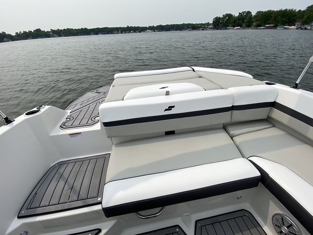 Starcraft SVX 230 OB 2025 Suzuki prerig