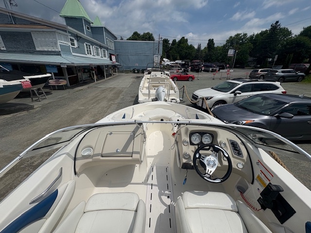 Larson 2008 18.5' avec remorque Ez Loader