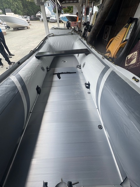Bateau gonflable plastimo trail avec moteur Suzuki 2,5hp
