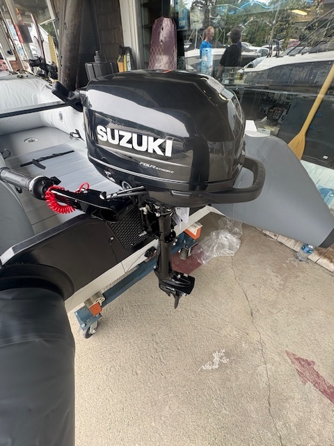 Bateau gonflable plastimo trail avec moteur Suzuki 2,5hp