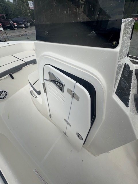 173CC Stingray 2024 Suzuki 90HP