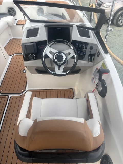 Starcraft SVX 210 IO 2024 Mercruiser 4.5L  250Hp A1