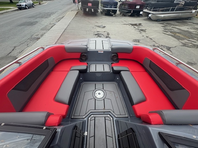 Starcraft MVX IO SURF 2024 Mercruiser6.2L 300B