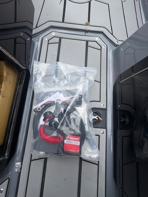 Starcraft MVX IO SURF 2024 Mercruiser6.2L 300B