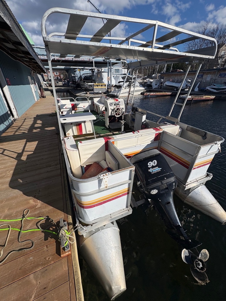 Ponton Lavy 27 pieds