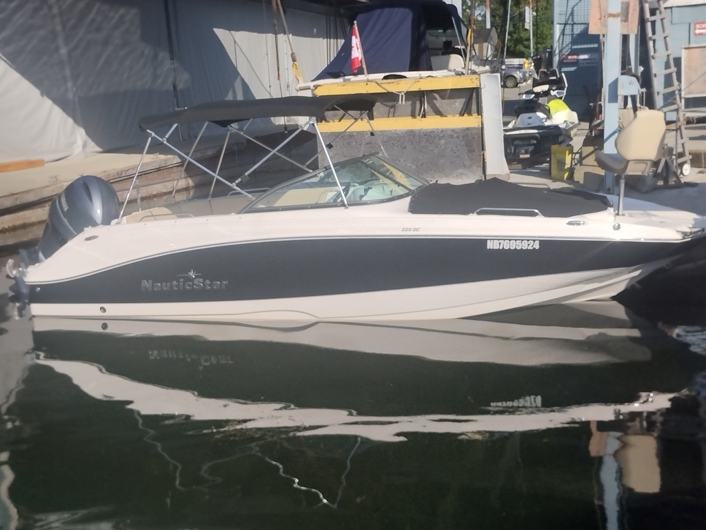 Bateau - NauticStar 223DC