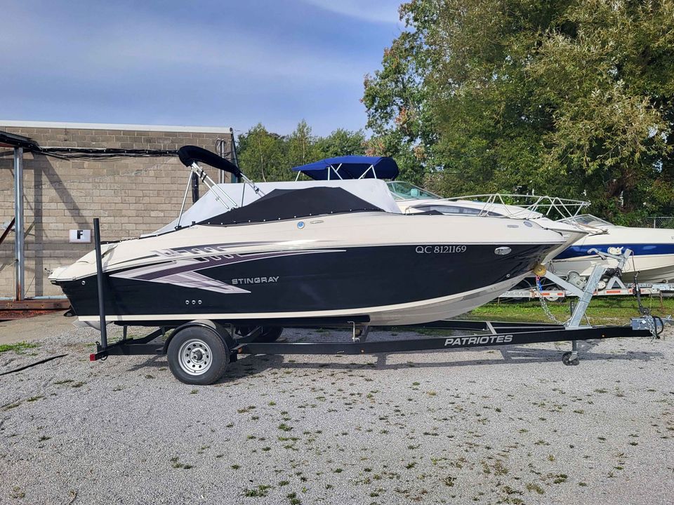 215LR Stingray 2022 Volvo 4.3L SX 250HP avec remorque