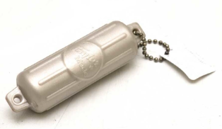 [04001180257] Mini Fender Key Chain Dirty White