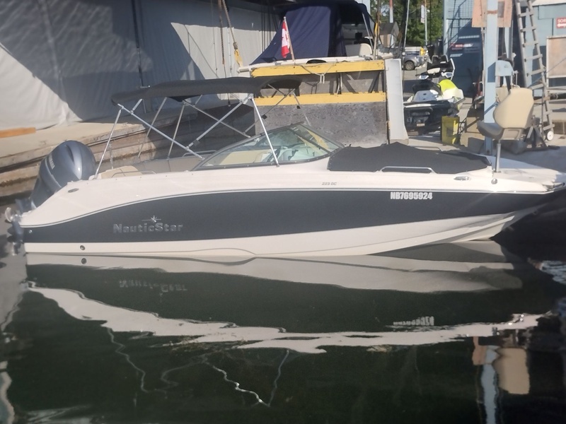 Bateau - NauticStar 223DC